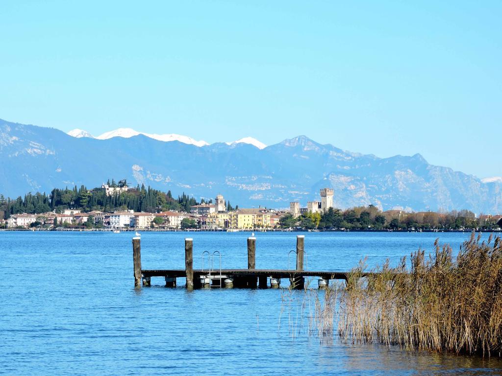 Appartamento Spiaggia Brema Sirmione Exterior foto